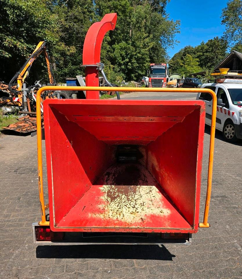Dücker HM 140 Holzhacker Holzhäcksler Holzhackschnitzler Hacker Häcksler Diesel - Wood chipper: picture 3 Dücker HM 140 Holzhacker Holzhäcksler Holzhackschnitzler Hacker Häcksler Diesel - Wood chipper: picture 3