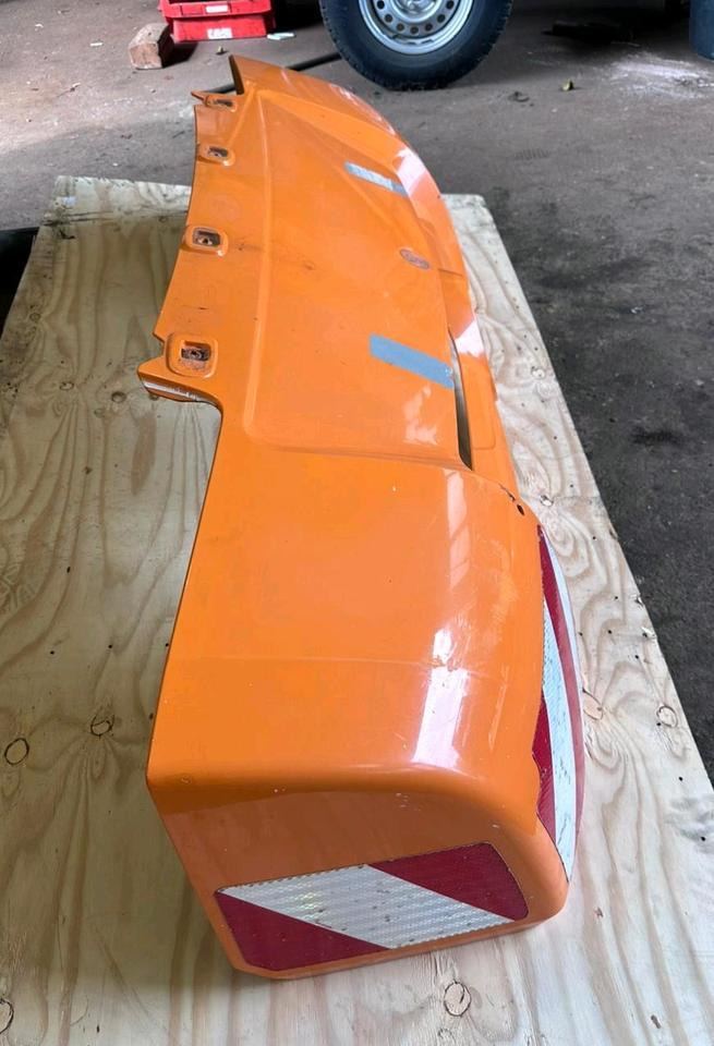 Motorhaube Unimog U 423 427 318 530 430 535 327 Mercedes-Benz 405 - Hood for Municipal/ Special vehicle: picture 3 Motorhaube Unimog U 423 427 318 530 430 535 327 Mercedes-Benz 405 - Hood for Municipal/ Special vehicle: picture 3