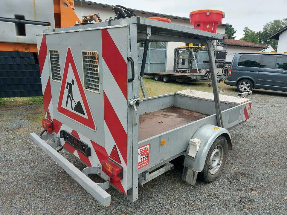 Trebbiner Absperrtafel vz615 616 Sperrwand Leitanhänger Sicherung - Trailer: picture 1 Trebbiner Absperrtafel vz615 616 Sperrwand Leitanhänger Sicherung - Trailer: picture 1