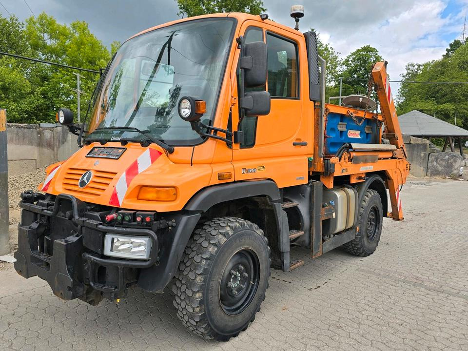 Unimog 405/10 U300 Bluetec 5 Mercedes-Benz U 300 UGE UGN mit Jotha Absetzkipper combi con 4518 Absetzer - Snow removal vehicle: picture 3 Unimog 405/10 U300 Bluetec 5 Mercedes-Benz U 300 UGE UGN mit Jotha Absetzkipper combi con 4518 Absetzer - Snow removal vehicle: picture 3