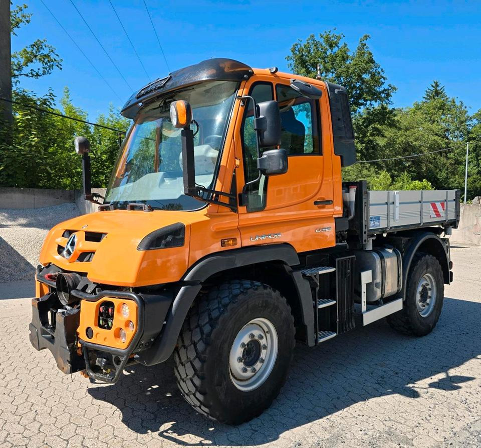 Unimog U318 NKS-F-UGE-42 Mercedes-Benz 405/10 405/12 UGE Mercedes-Benz U 318 323 327 423 427 429 430 EasyDrive Variopilot - Snow removal vehicle: picture 1 Unimog U318 NKS-F-UGE-42 Mercedes-Benz 405/10 405/12 UGE Mercedes-Benz U 318 323 327 423 427 429 430 EasyDrive Variopilot - Snow removal vehicle: picture 1