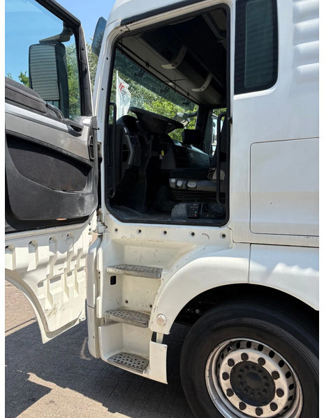 MAN TGX 26.440 / LOW KM ORIGINAL / HOLLAND TRUCK / 2 BEDS / - Tractor unit: picture 5 MAN TGX 26.440 / LOW KM ORIGINAL / HOLLAND TRUCK / 2 BEDS / - Tractor unit: picture 5