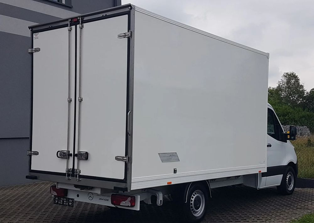 Mercedes-Benz Sprinter KONTENER 8EP 4,11x2,15x2,30 KLIMA 314 CDI MANUAL KRAJOWY - Box van: picture 4 Mercedes-Benz Sprinter KONTENER 8EP 4,11x2,15x2,30 KLIMA 314 CDI MANUAL KRAJOWY - Box van: picture 4