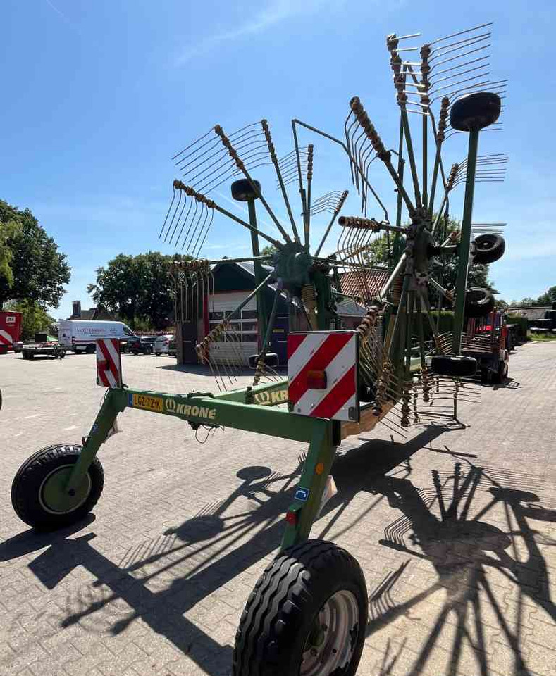 Krone Swadro 900 zwadhark weidebouwmachines - Tedder/ Rake: picture 4 Krone Swadro 900 zwadhark weidebouwmachines - Tedder/ Rake: picture 4