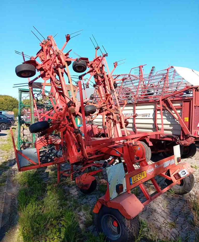 Kuhn GF10601TO schudder, weidebouwmachines - Tedder/ Rake: picture 2 Kuhn GF10601TO schudder, weidebouwmachines - Tedder/ Rake: picture 2