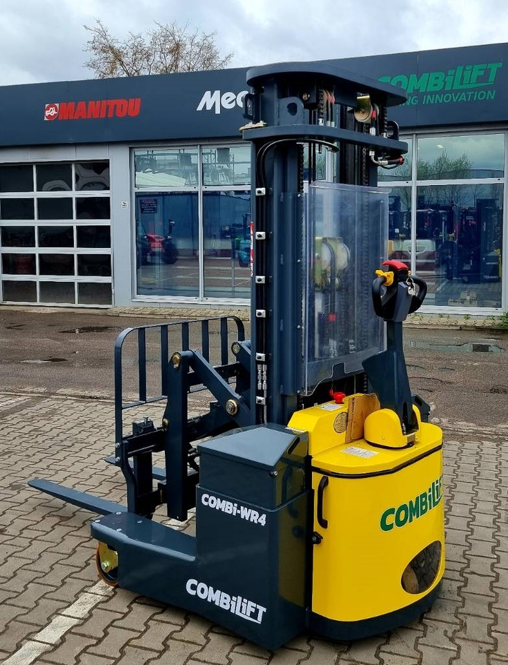Aisle-Master WR4 - BRAND NEW on stock ! - 4-way reach truck: picture 2 Aisle-Master WR4 - BRAND NEW on stock ! - 4-way reach truck: picture 2