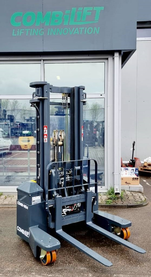Aisle-Master WR4 - BRAND NEW on stock ! - 4-way reach truck: picture 4 Aisle-Master WR4 - BRAND NEW on stock ! - 4-way reach truck: picture 4