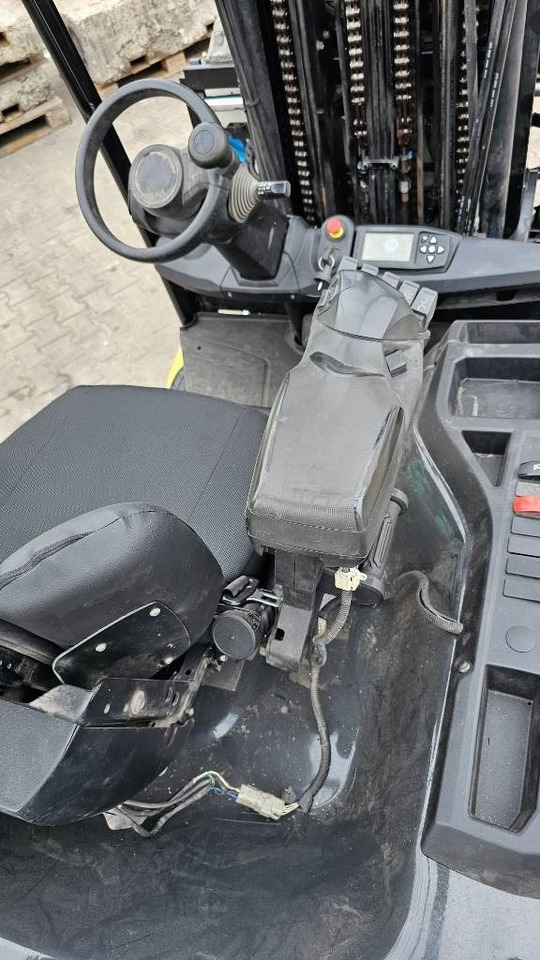 Electric forklift CAT EP 35N HIGH SPEC 5VALVES: picture 15
