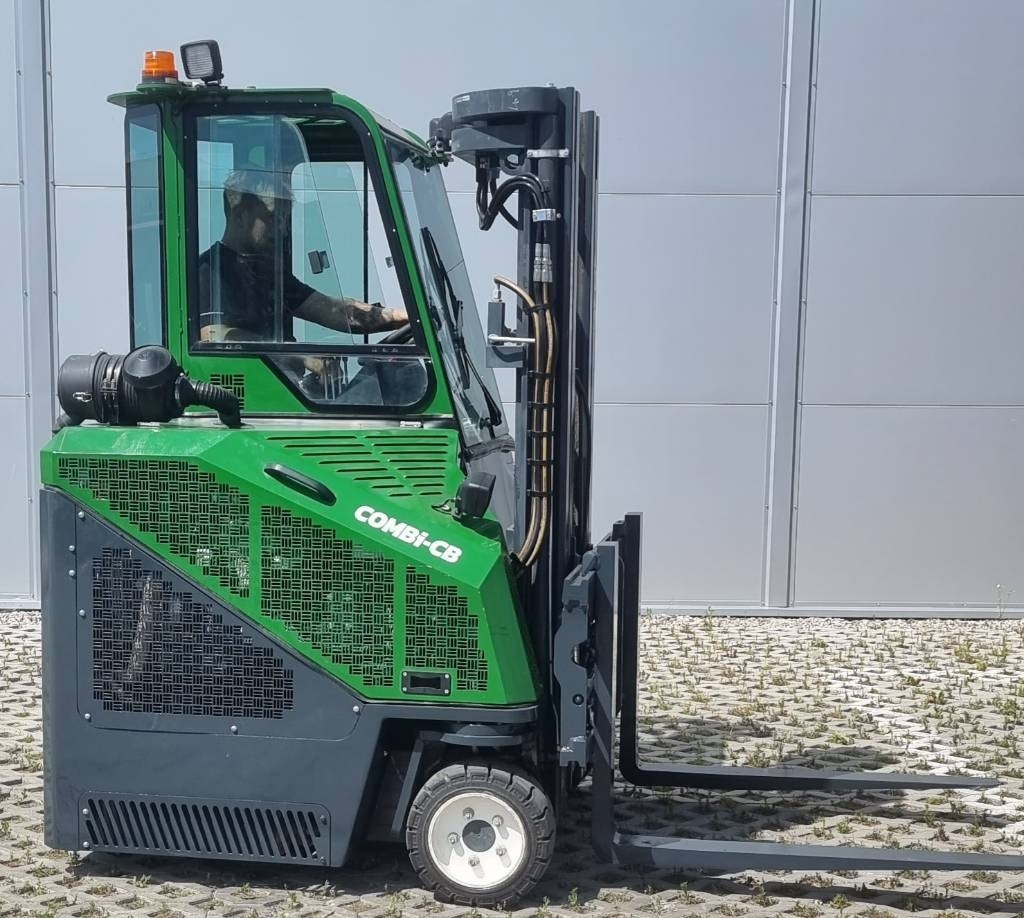 Combilift CB 2500 LPG - 4-way reach truck: picture 3 Combilift CB 2500 LPG - 4-way reach truck: picture 3
