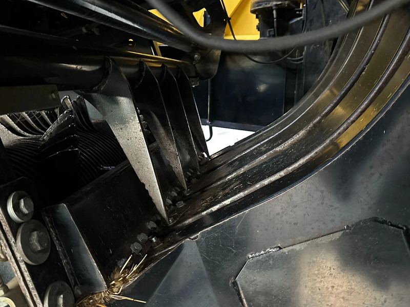 Agricultural machinery New Holland BB9060 Cropcutter: picture 12