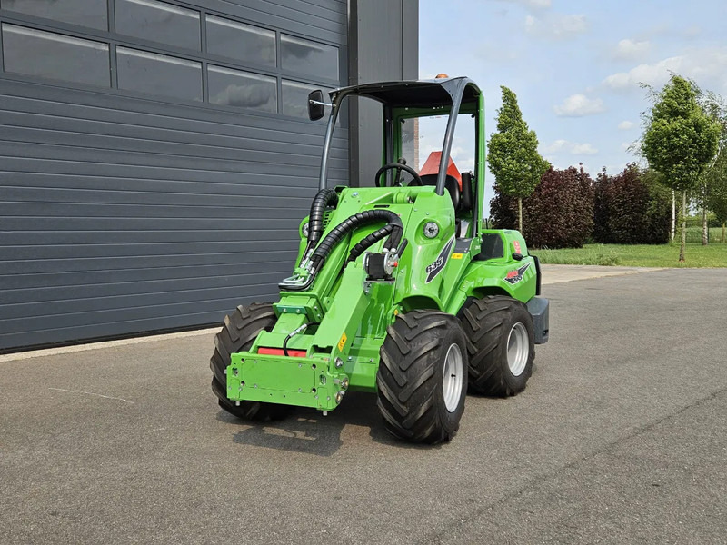 Compact track loader Avant 635i Rental mini-shovel: picture 9
