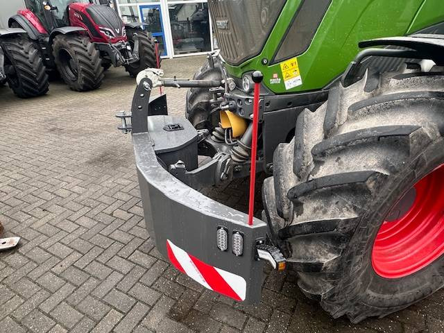Trekkerbumper Tractorbumper met opbergkist - Spare parts for Agricultural machinery: picture 4 Trekkerbumper Tractorbumper met opbergkist - Spare parts for Agricultural machinery: picture 4