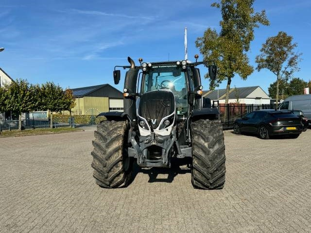 Valtra T214 Versu - Farm tractor: picture 5 Valtra T214 Versu - Farm tractor: picture 5