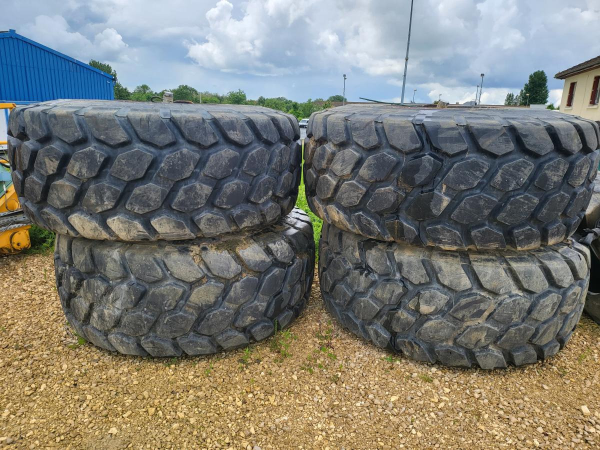 Bridgestone  - Tire for Construction machinery: picture 2 Bridgestone  - Tire for Construction machinery: picture 2