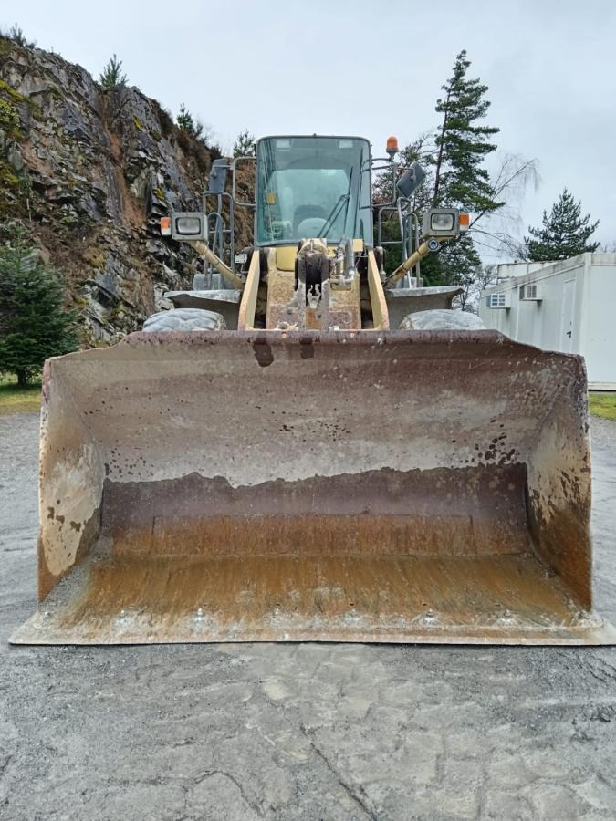 Komatsu WA420 - Wheel loader: picture 3 Komatsu WA420 - Wheel loader: picture 3