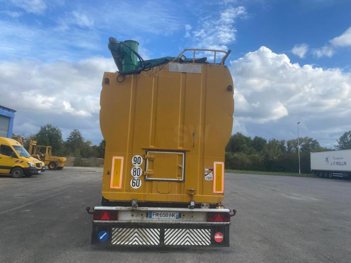 LEVEQUES - Tank semi-trailer: picture 5 LEVEQUES - Tank semi-trailer: picture 5