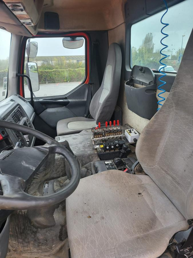 Hook lift truck Renault Kerax 420 DCI: picture 9