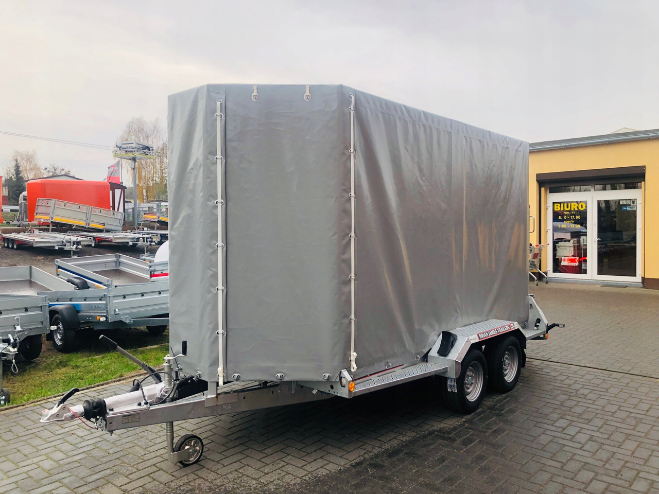 PRZYCZEPA LAWETA DO MINIKOPARKI ŻURAWIA Z PLANDEKĄ / MINI EXCAVATOR CRANE TRANSPORTER TRAILER WITH TARPAULIN - Plant trailer: picture 3 PRZYCZEPA LAWETA DO MINIKOPARKI ŻURAWIA Z PLANDEKĄ / MINI EXCAVATOR CRANE TRANSPORTER TRAILER WITH TARPAULIN - Plant trailer: picture 3