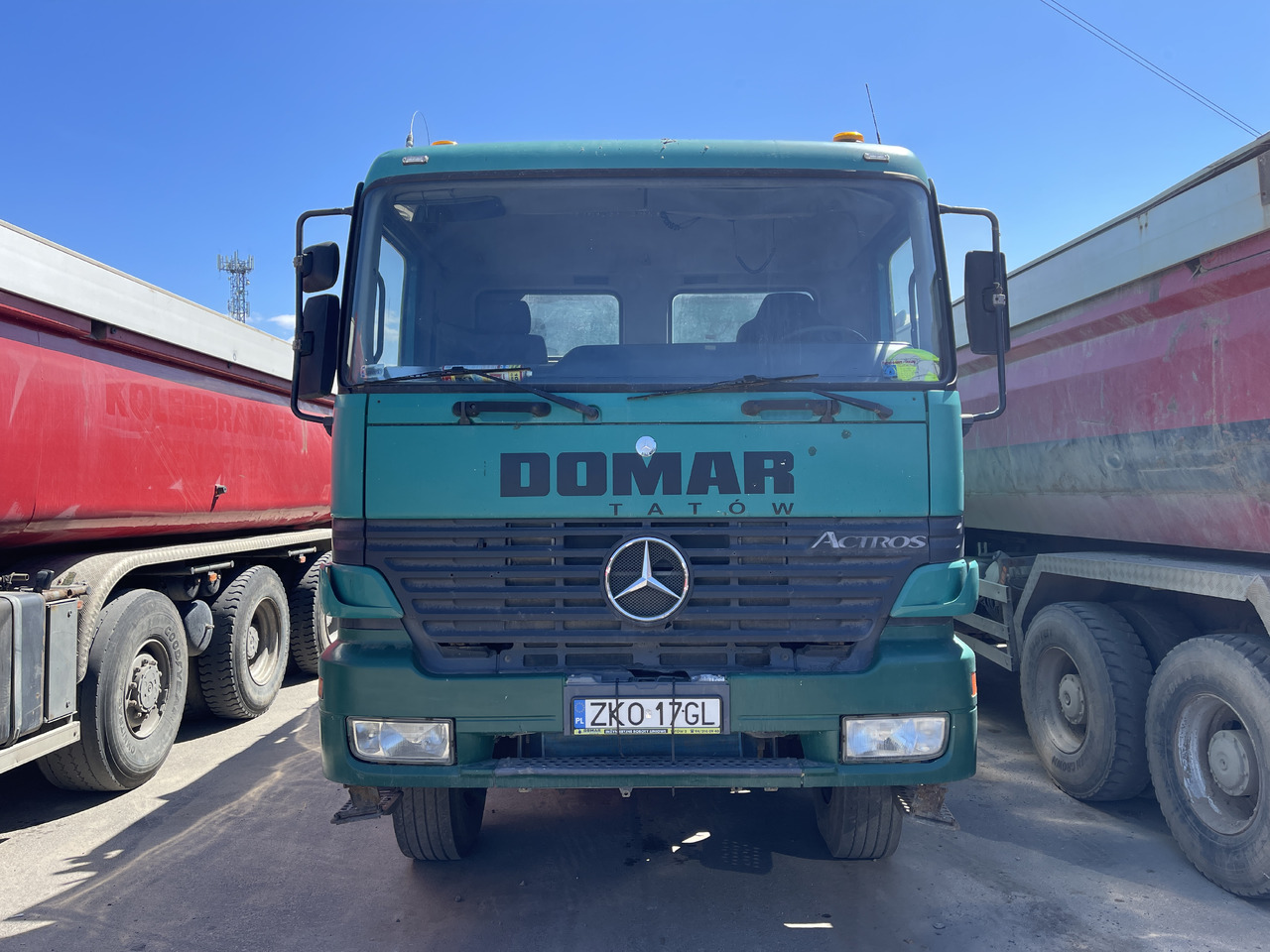 Tipper MERCEDES-BENZ Actros  3331: picture 9