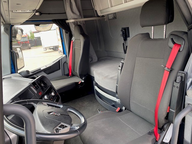 Renault Trucks T - Tractor unit: picture 5 Renault Trucks T - Tractor unit: picture 5