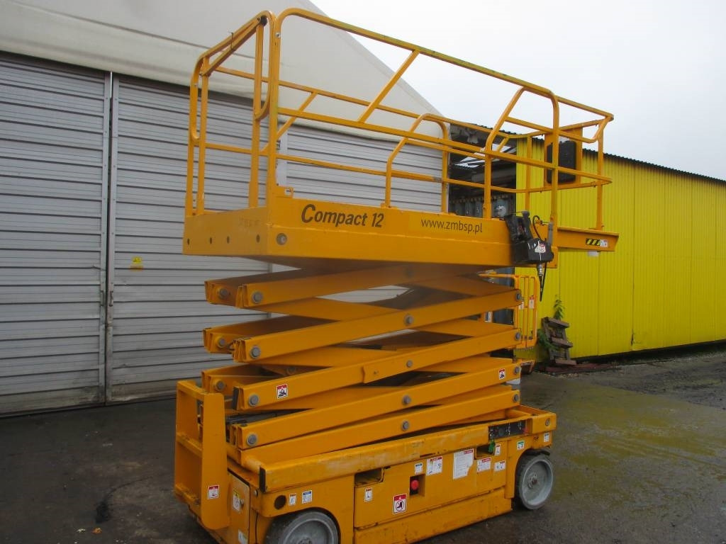 Haulotte Compact 12  - Scissor lift: picture 2 Haulotte Compact 12  - Scissor lift: picture 2