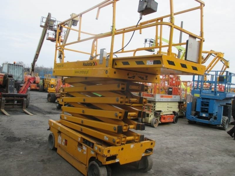 Haulotte Compact 14 - Scissor lift: picture 4 Haulotte Compact 14 - Scissor lift: picture 4