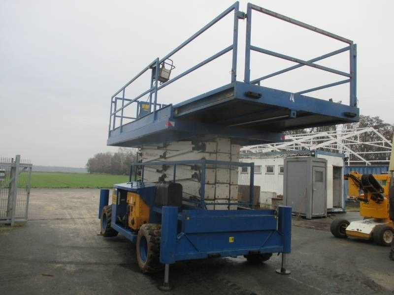 Holland Lift B 195 DL 25  - Scissor lift: picture 5 Holland Lift B 195 DL 25  - Scissor lift: picture 5