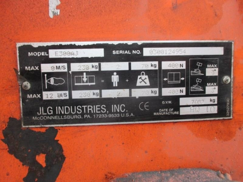 Articulated boom JLG E 300 AJ: picture 14