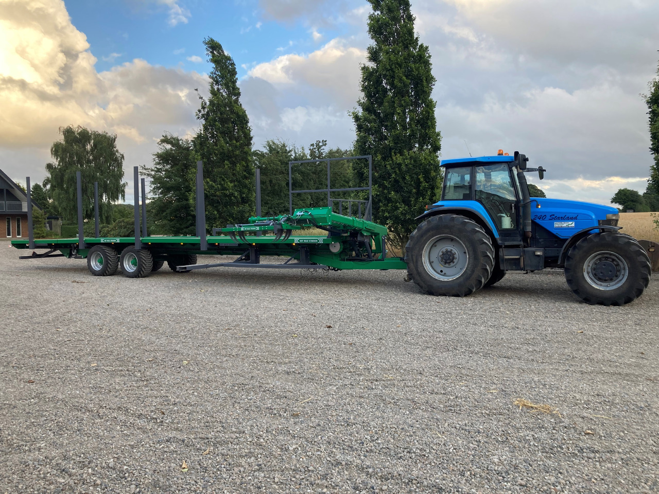 GST BALE STACKER - Self-loading wagon: picture 3 GST BALE STACKER - Self-loading wagon: picture 3