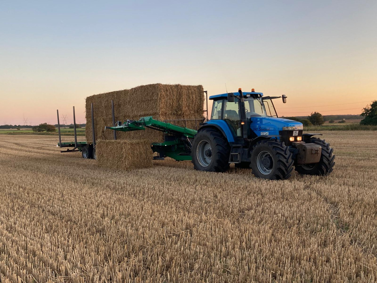 GST BALE STACKER - Self-loading wagon: picture 2 GST BALE STACKER - Self-loading wagon: picture 2