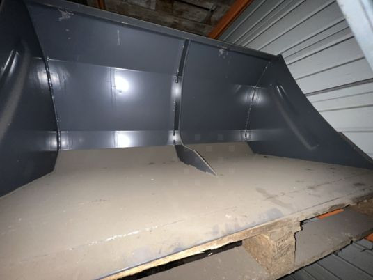 Godet universel - Bucket: picture 1 Godet universel - Bucket: picture 1