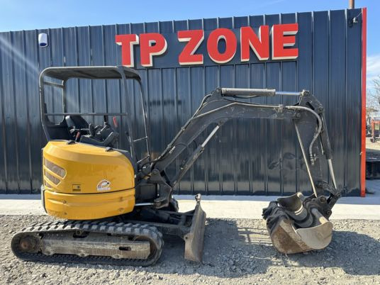 Kato Imer 27V4 - Mini excavator: picture 1 Kato Imer 27V4 - Mini excavator: picture 1
