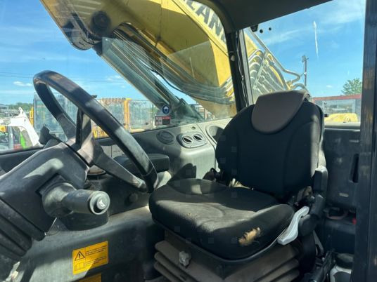 New Holland LM1745 - 17M - 4T5 à 29900 € HT - Telescopic handler: picture 5 New Holland LM1745 - 17M - 4T5 à 29900 € HT - Telescopic handler: picture 5