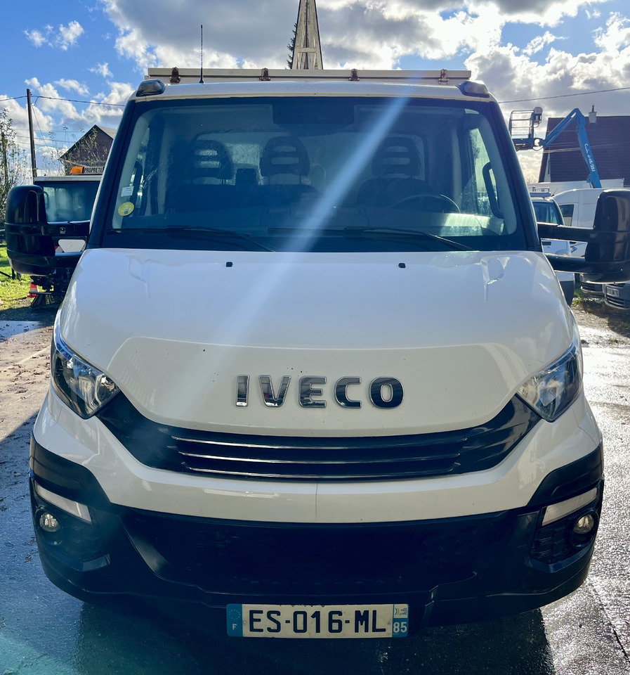 IVECO Daily 35-180 35c18 plateau - Flatbed van: picture 2 IVECO Daily 35-180 35c18 plateau - Flatbed van: picture 2