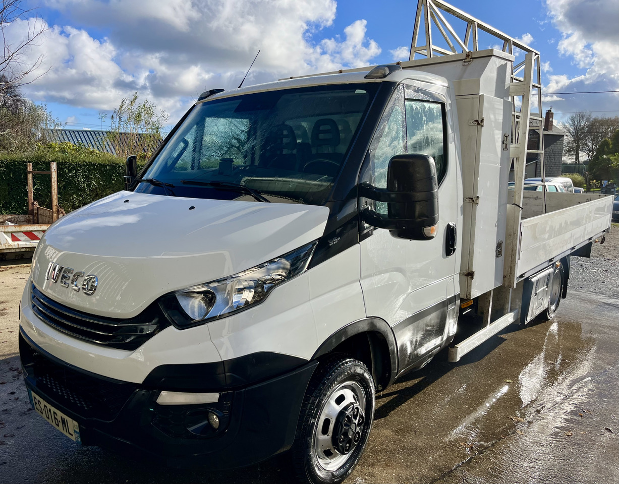 IVECO Daily 35-180 35c18 plateau - Flatbed van: picture 1 IVECO Daily 35-180 35c18 plateau - Flatbed van: picture 1