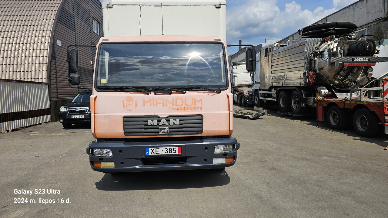 MAN 12.220 - Isothermal truck: picture 4 MAN 12.220 - Isothermal truck: picture 4