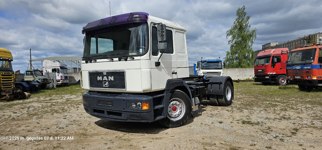 MAN 189.414 - Curtainsider truck: picture 2 MAN 189.414 - Curtainsider truck: picture 2
