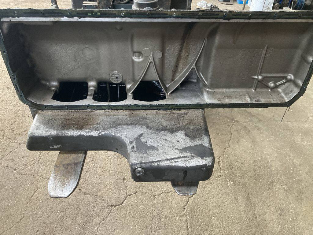 Mercedes-Benz Ölwanne Mercedes Motor OM 457 HLA A4570101113 OM457 Euro 5 EEV 15 - Oil pan for Bus: picture 3 Mercedes-Benz Ölwanne Mercedes Motor OM 457 HLA A4570101113 OM457 Euro 5 EEV 15 - Oil pan for Bus: picture 3