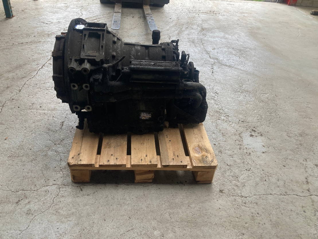 ZF Getriebe ZF 5HP 592C 5HP592C 4149053031 MAN A21 A23 Ecomat - Gearbox for Bus: picture 1 ZF Getriebe ZF 5HP 592C 5HP592C 4149053031 MAN A21 A23 Ecomat - Gearbox for Bus: picture 1