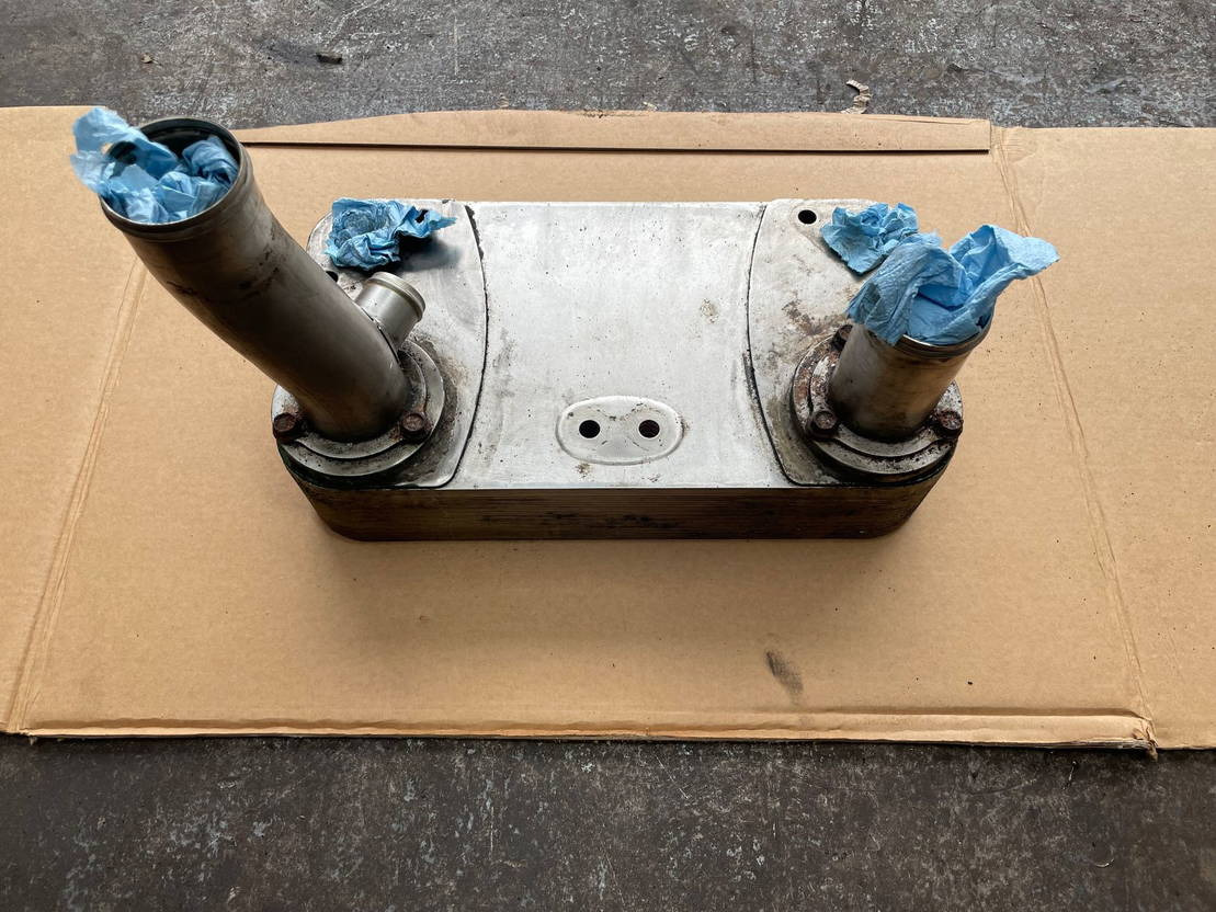 ZF ZF Ölkühler Wärmetauscher Getriebeölkühler Ecolife 6AP 1400 1700 - Oil cooler for Bus: picture 3 ZF ZF Ölkühler Wärmetauscher Getriebeölkühler Ecolife 6AP 1400 1700 - Oil cooler for Bus: picture 3