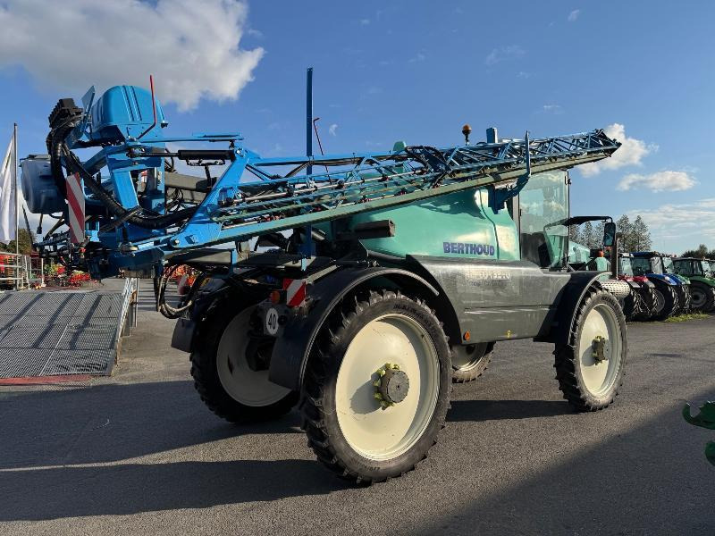 BERTHOUD RAPTOR 3240 - Self-propelled sprayer: picture 3 BERTHOUD RAPTOR 3240 - Self-propelled sprayer: picture 3