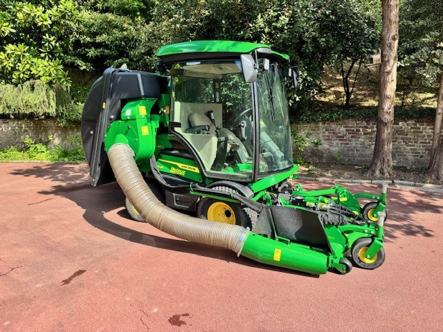 JOHN DEERE 1585 - Garden mower: picture 2 JOHN DEERE 1585 - Garden mower: picture 2