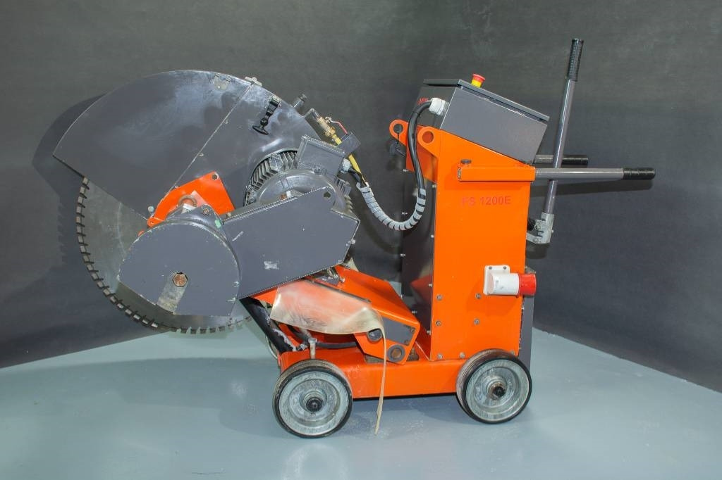 Husqvarna FS 1200 E - Concrete equipment: picture 1 Husqvarna FS 1200 E - Concrete equipment: picture 1