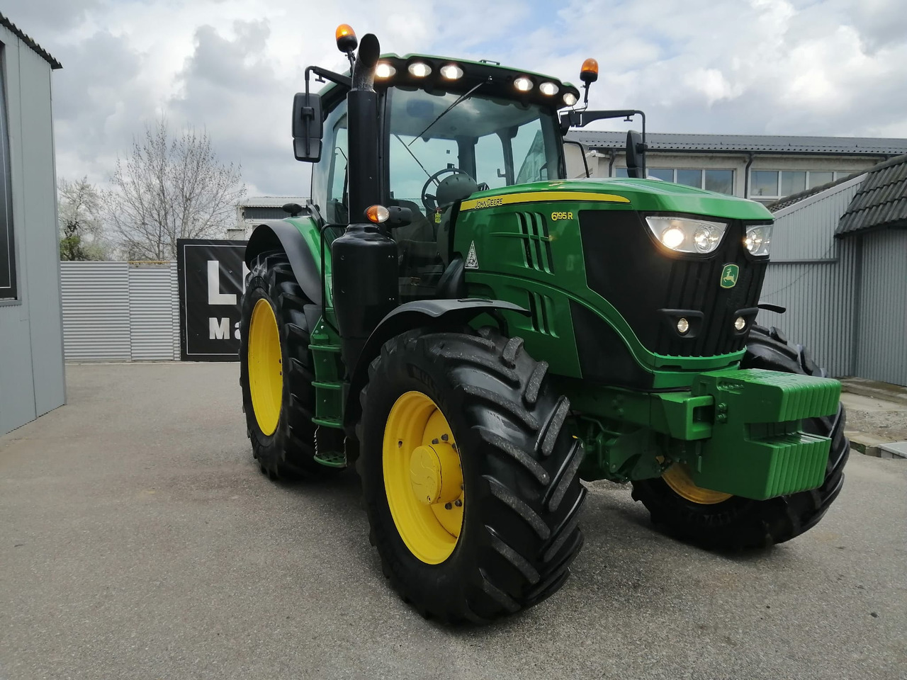 John Deere 6195R 4WD, Auto Trac + Activare !!! TOP !!! - Farm tractor: picture 3 John Deere 6195R 4WD, Auto Trac + Activare !!! TOP !!! - Farm tractor: picture 3