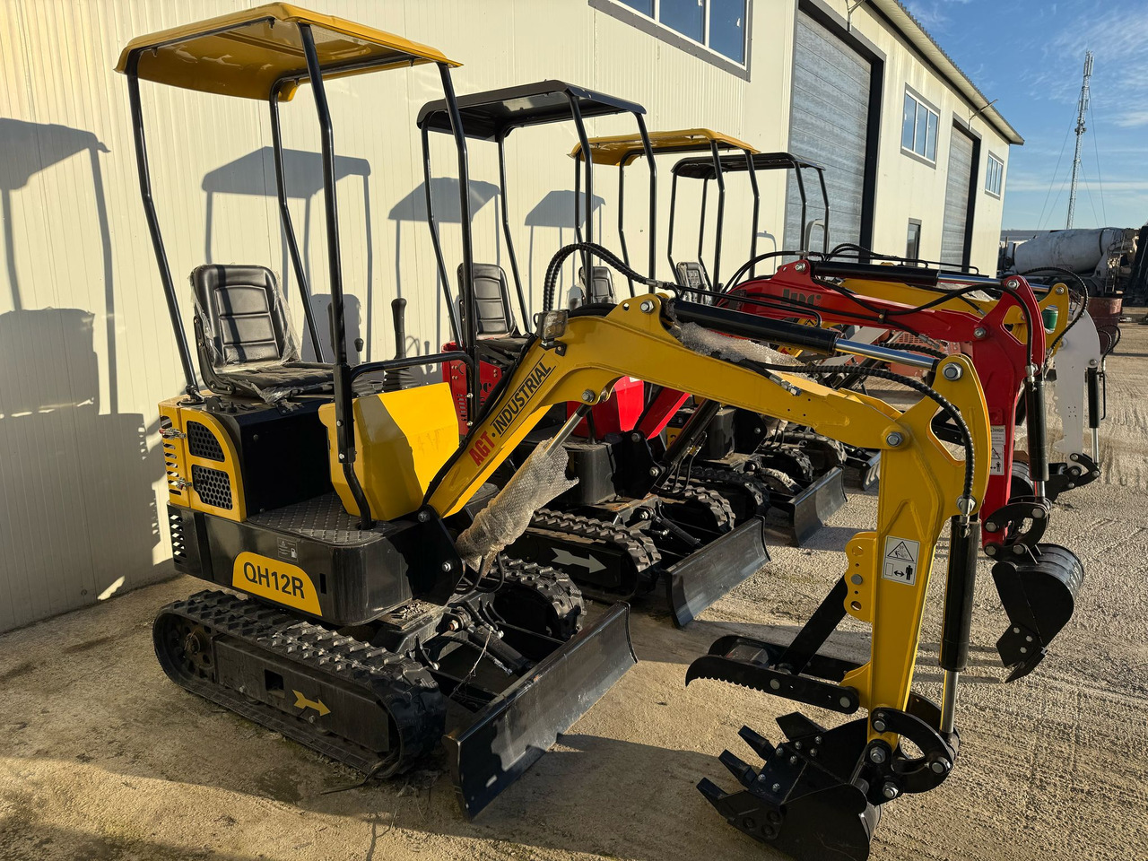 MINIEXCAVATOR JPC H10 - Mini excavator: picture 2 MINIEXCAVATOR JPC H10 - Mini excavator: picture 2