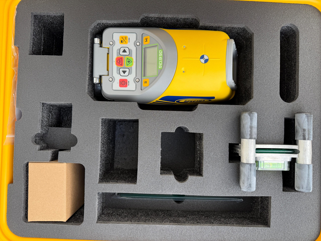 Spectra DG613G Green Beam Dialgrade Pipe Laser - Construction equipment: picture 3 Spectra DG613G Green Beam Dialgrade Pipe Laser - Construction equipment: picture 3
