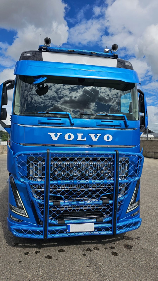 Volvo FH 750 Timber Truck - Log truck, Crane truck: picture 4 Volvo FH 750 Timber Truck - Log truck, Crane truck: picture 4