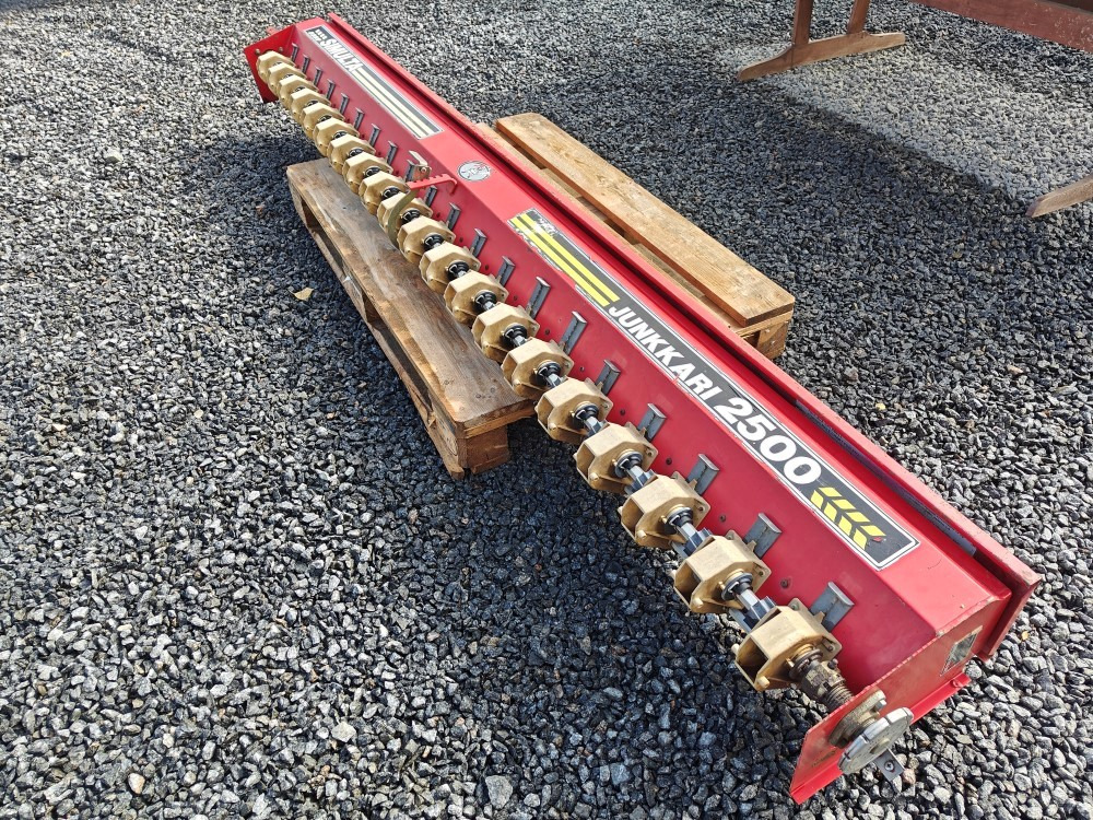 Heinänsiemenlaite 250cm Simulta Junkkari kylvölannoittimeen - Combine seed drill: picture 3 Heinänsiemenlaite 250cm Simulta Junkkari kylvölannoittimeen - Combine seed drill: picture 3