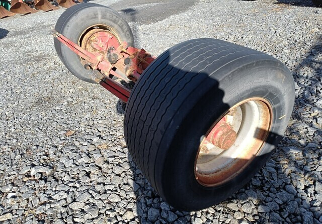 Peräkärryn akseli 445/45R19.5 leveillä renkailla - Axle and parts for Trailer: picture 3 Peräkärryn akseli 445/45R19.5 leveillä renkailla - Axle and parts for Trailer: picture 3