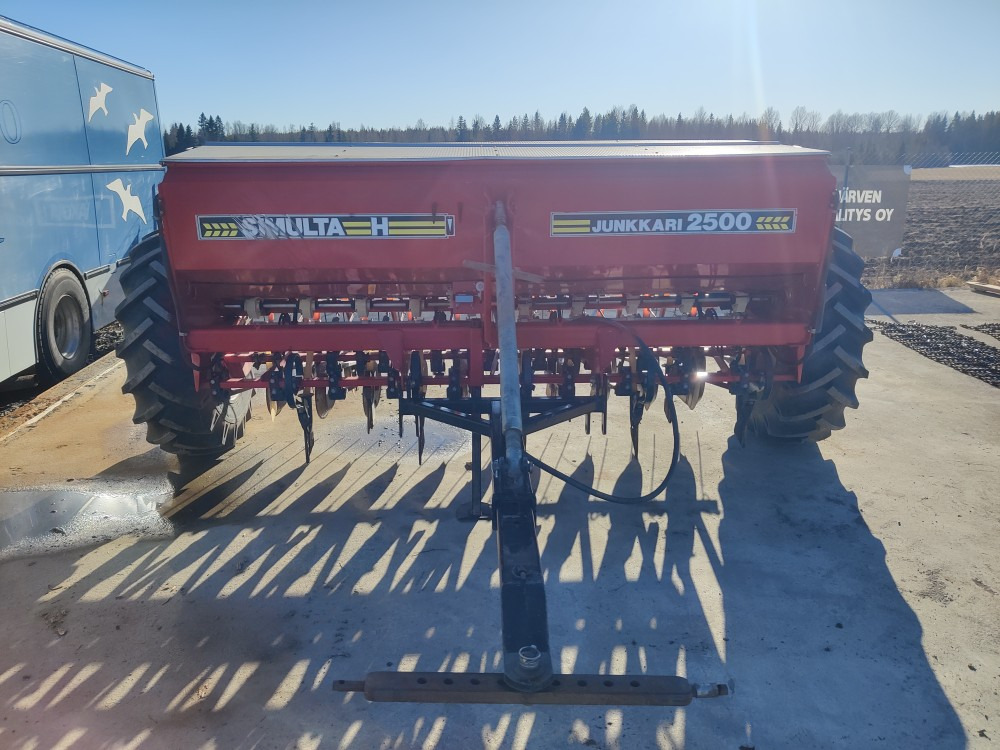 Simulta Junkkari 250cm kylvölannoitin kiekkovantaat takana - Combine seed drill: picture 5 Simulta Junkkari 250cm kylvölannoitin kiekkovantaat takana - Combine seed drill: picture 5